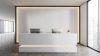 Una cocina moderna y elegante con iluminación de tira LED instalada debajo de los armarios, creando una iluminación brillante y uniforme en las encimeras